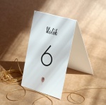 Numerki na stół urodzinowy z różowym balonikiem