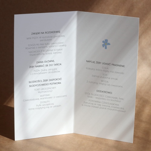 Karty menu na przyjęcie urodzinowe z kolorowymi kwiatami