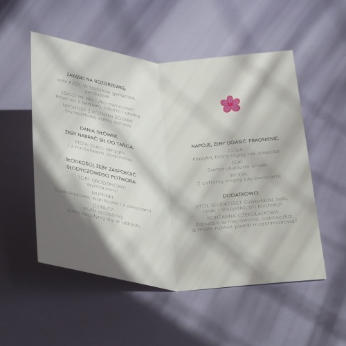 Karty menu na przyjęcie urodzinowe z polnymi kwiatami