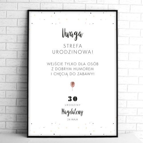Tablice powitalne na przyjęcie urodzinowe z różowym balonem i confetti
