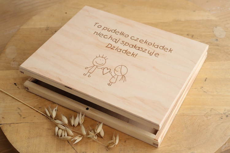 Dzień babci i dziadka - pudełko z grawerem na merci