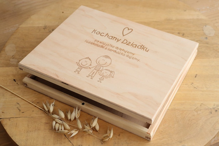 Dzień babci i dziadka - pudełko z grawerem na merci