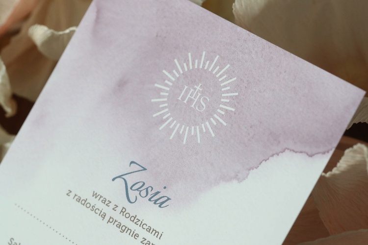 Zaproszenie komunijne z różową akwarelą