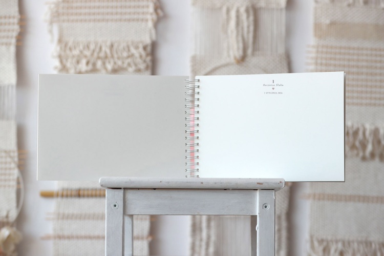 Czarujący prezent na ślub - Kronika 50 rocznic