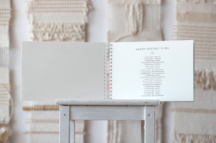 Uroczy prezent na ślub - Kronika 50 rocznic