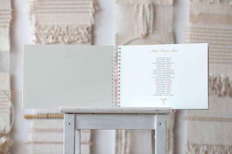 Uroczy prezent na ślub - Kronika 50 rocznic