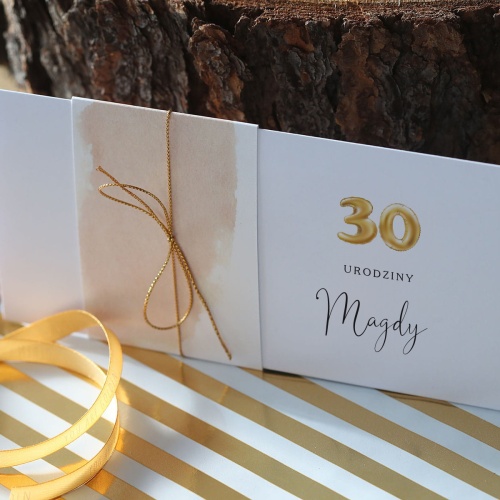 Pastelowo różowe zaproszenia na 30 urodziny