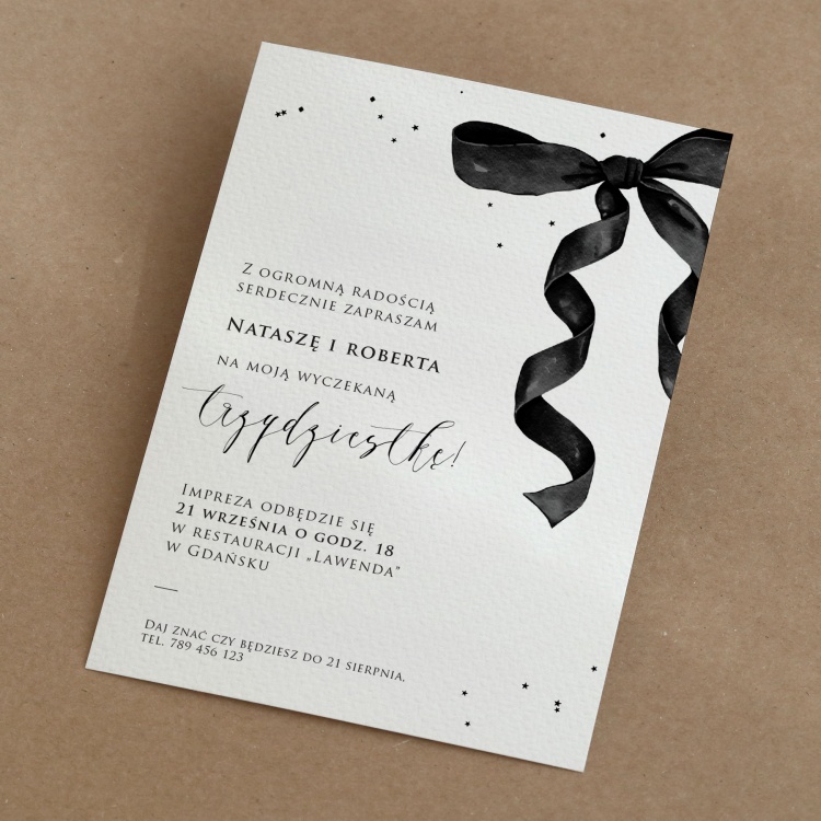 Zaproszenia 30 urodziny z czarną wstążką i gwiazdeczkami