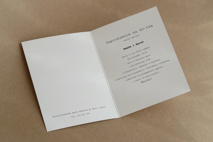 Minimalistyczne zaproszenie na 40 urodziny z kulą dyskotekową