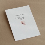 Delikatne zaproszenia na 50 urodziny z kwiatuszkiem