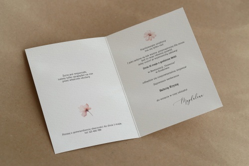 Delikatne zaproszenia na 50 urodziny z kwiatuszkiem