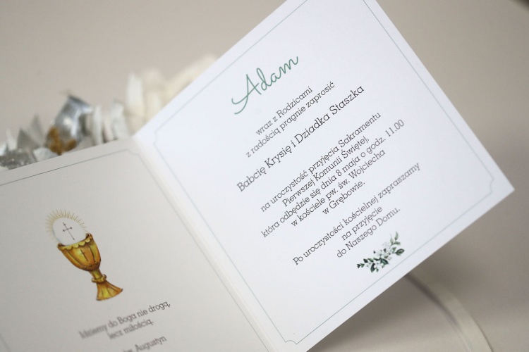 Zaproszenie komunijne z roślinnym motywem