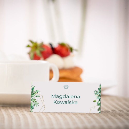 Eleganckie winietki na komunię z listeczkami