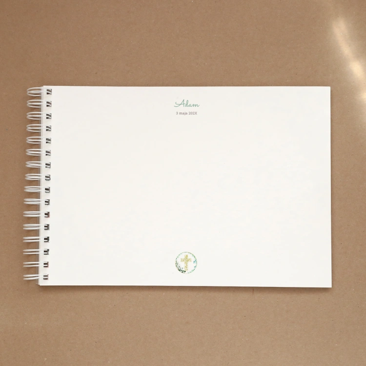 Księga gości na Pierwszą Komunię z roślinnym krzyżem