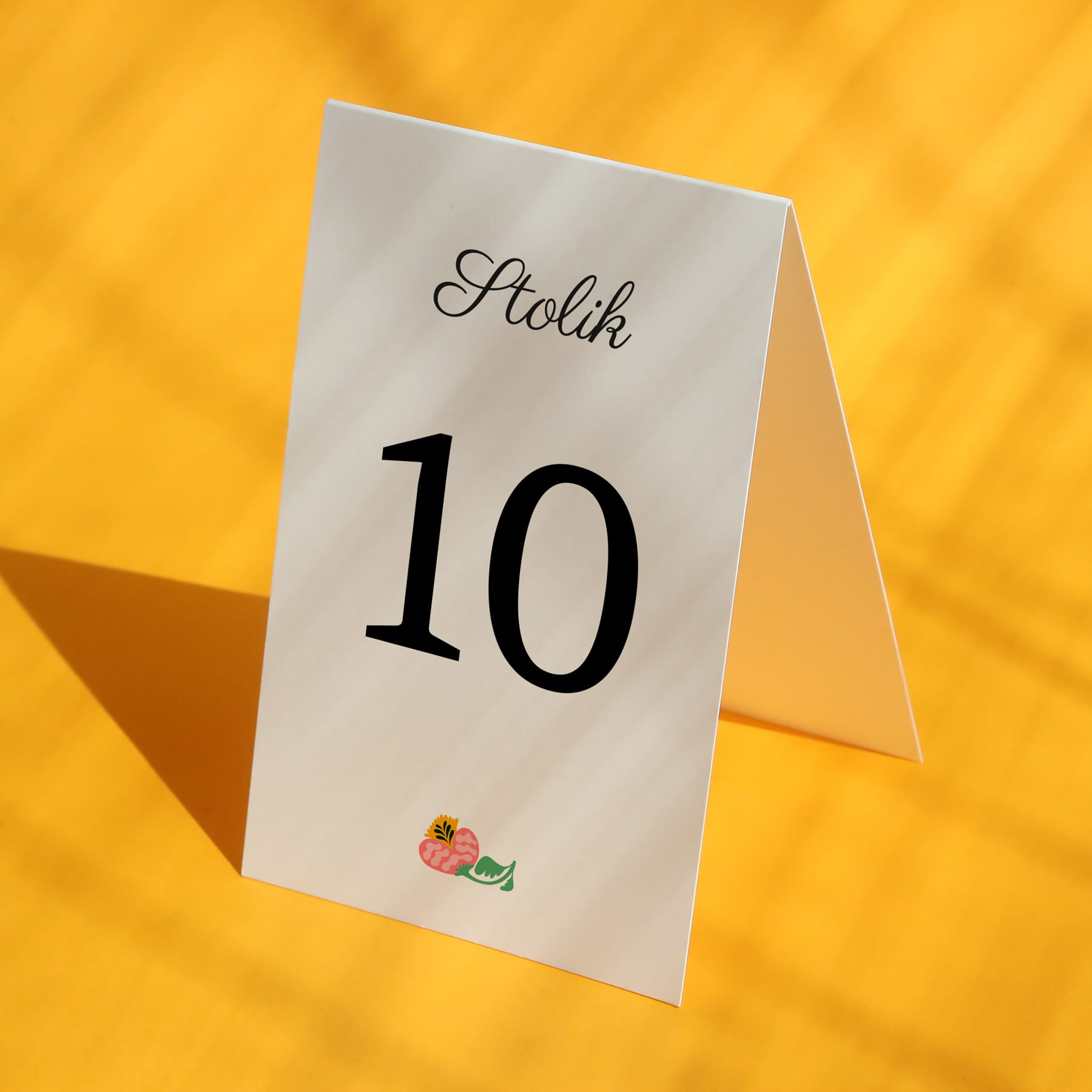 Numerki na stół urodzinowy z kwiatkiem