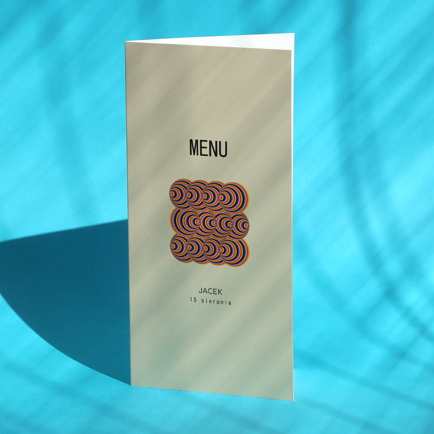 Karty menu na przyjęcie z kolorowym wzorem- okładka