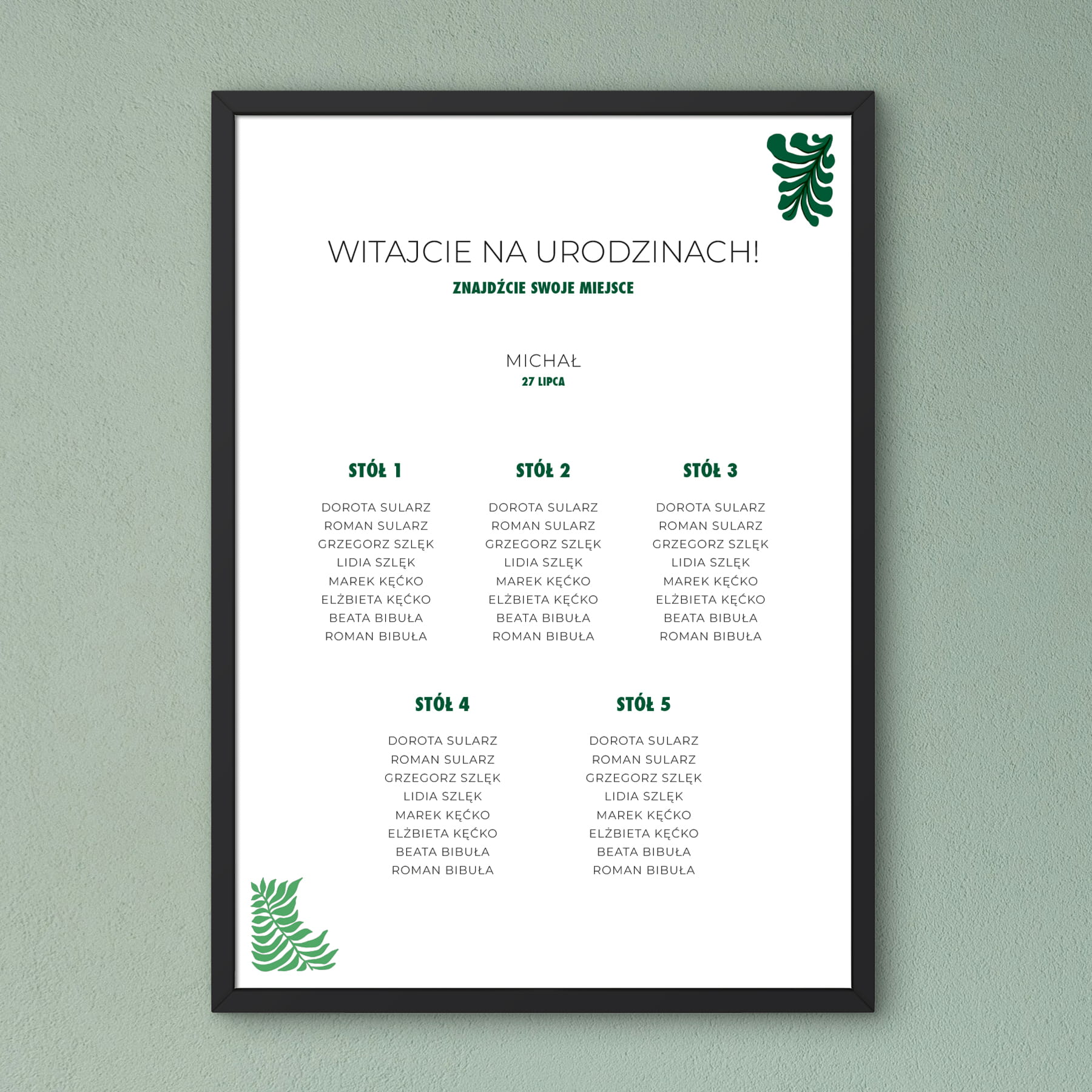 Plan stołu urodzinowego z zielonymi gałązkami