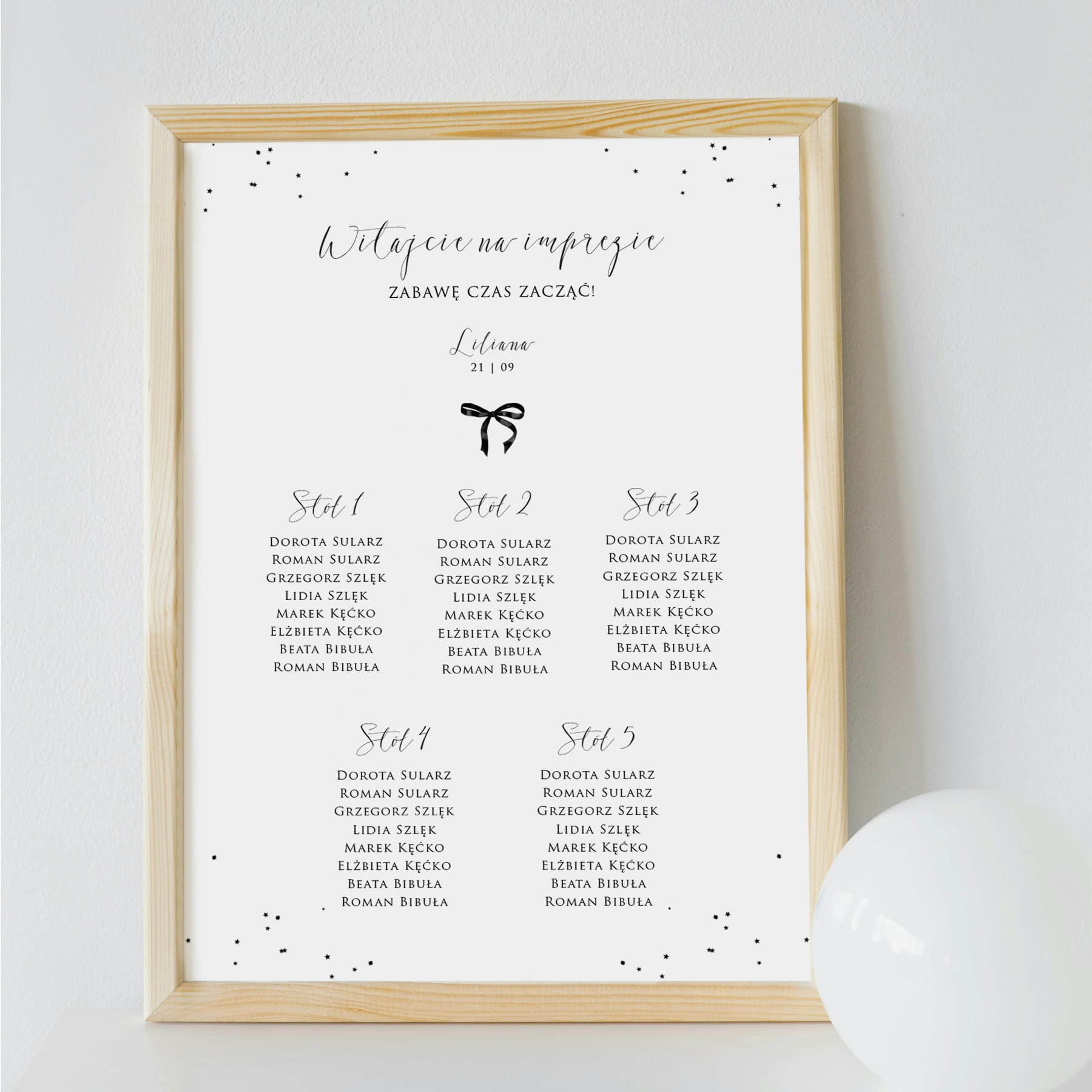 Plan stołu urodzinowego z czarną wstążką