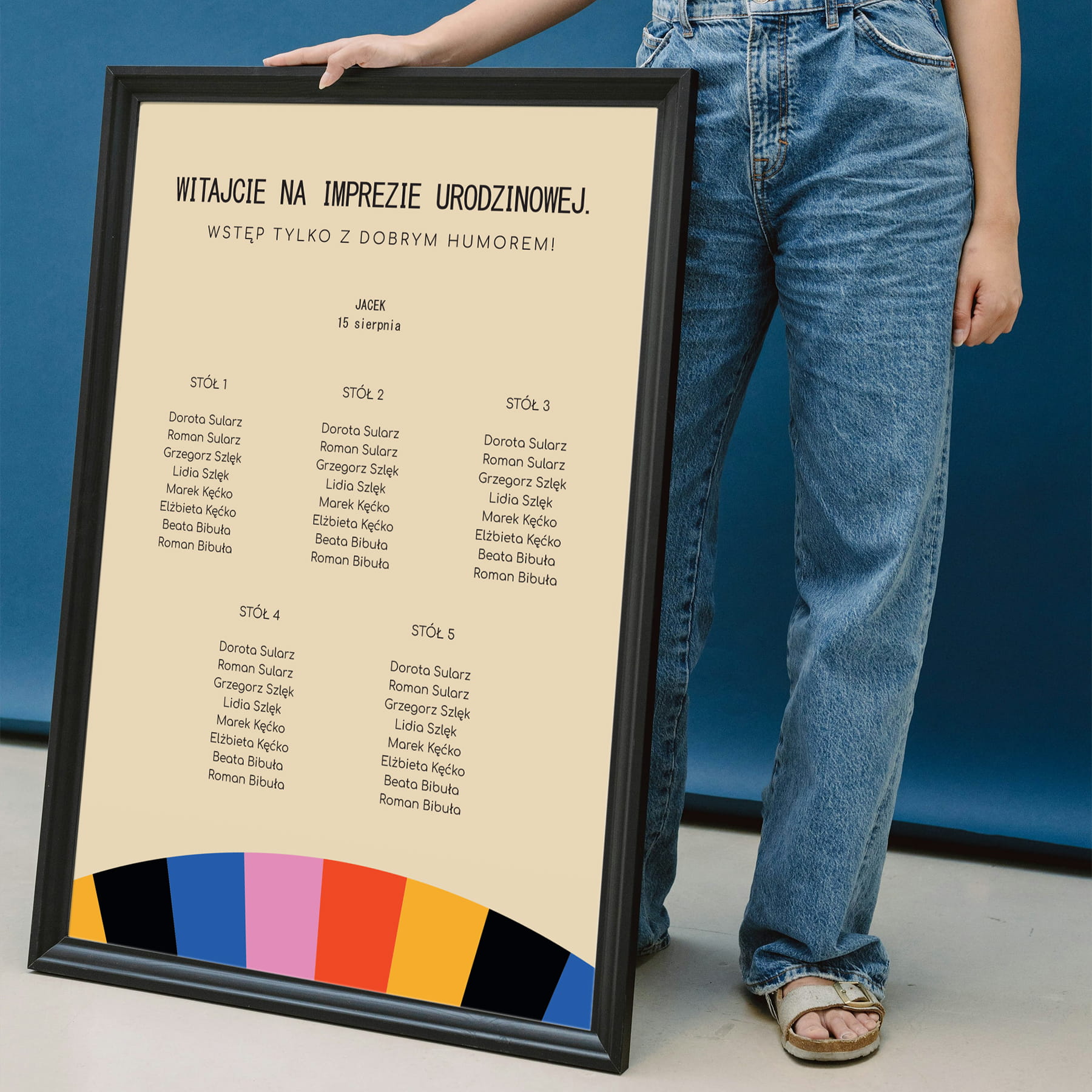 Plan stołu urodzinowego z kolorowym wzorkiem