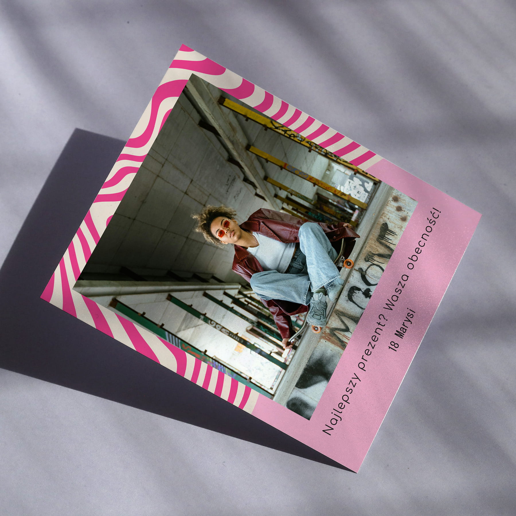 Polaroid podziękowanie dla gości - retro różowe zawijasy 70s hippie