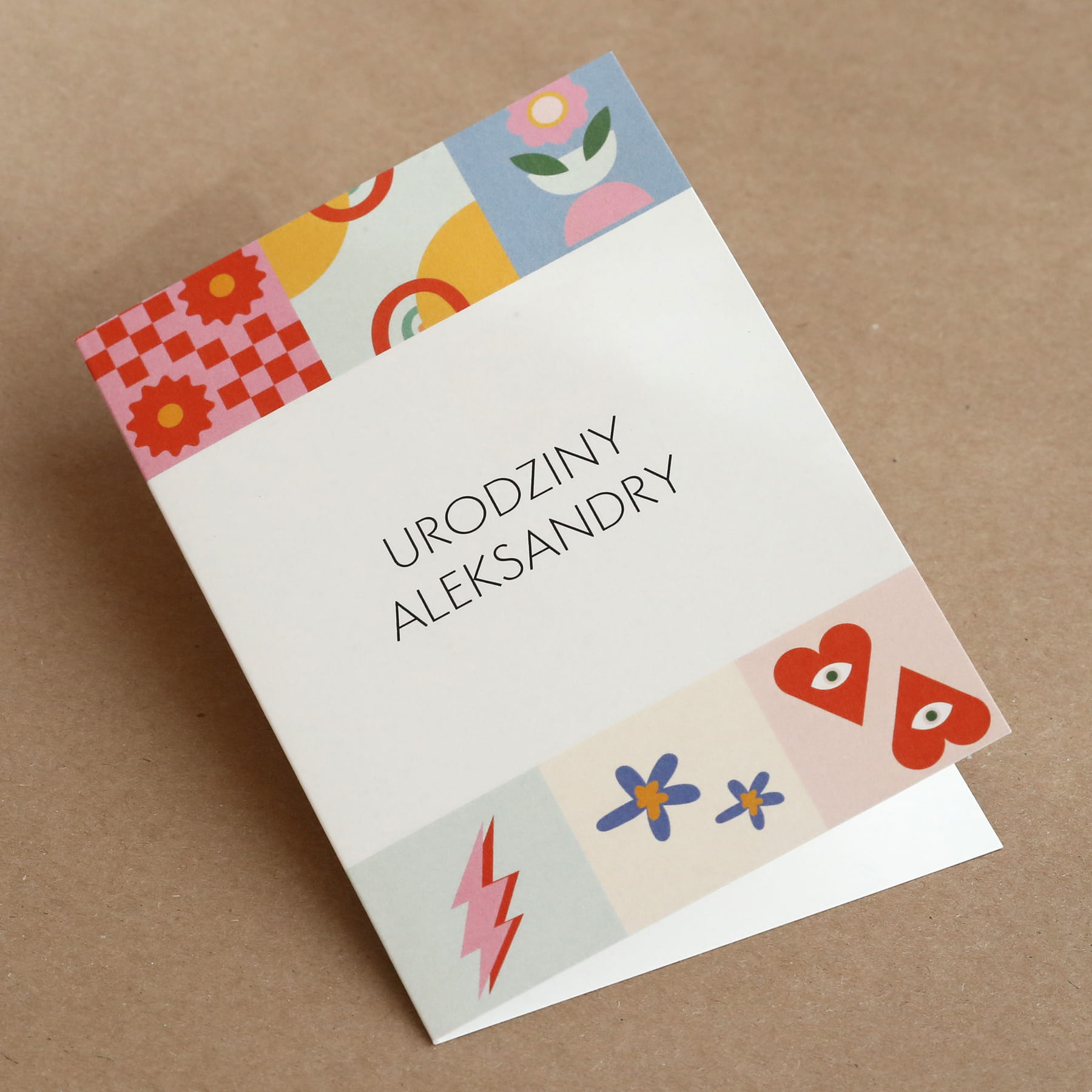 Zaproszenia na urodziny z kolorową grafiką