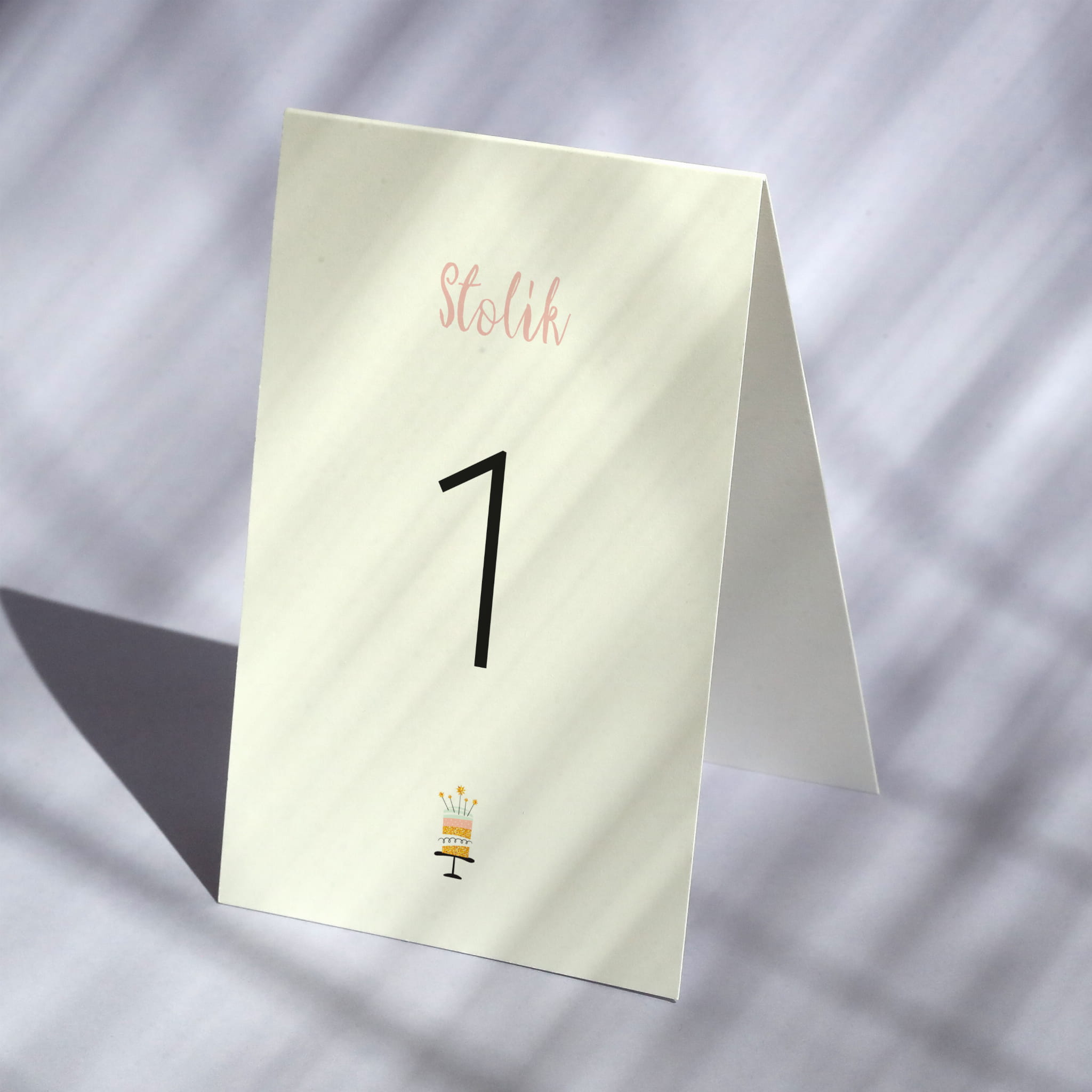 Numerki na stół urodzinowy z tortem