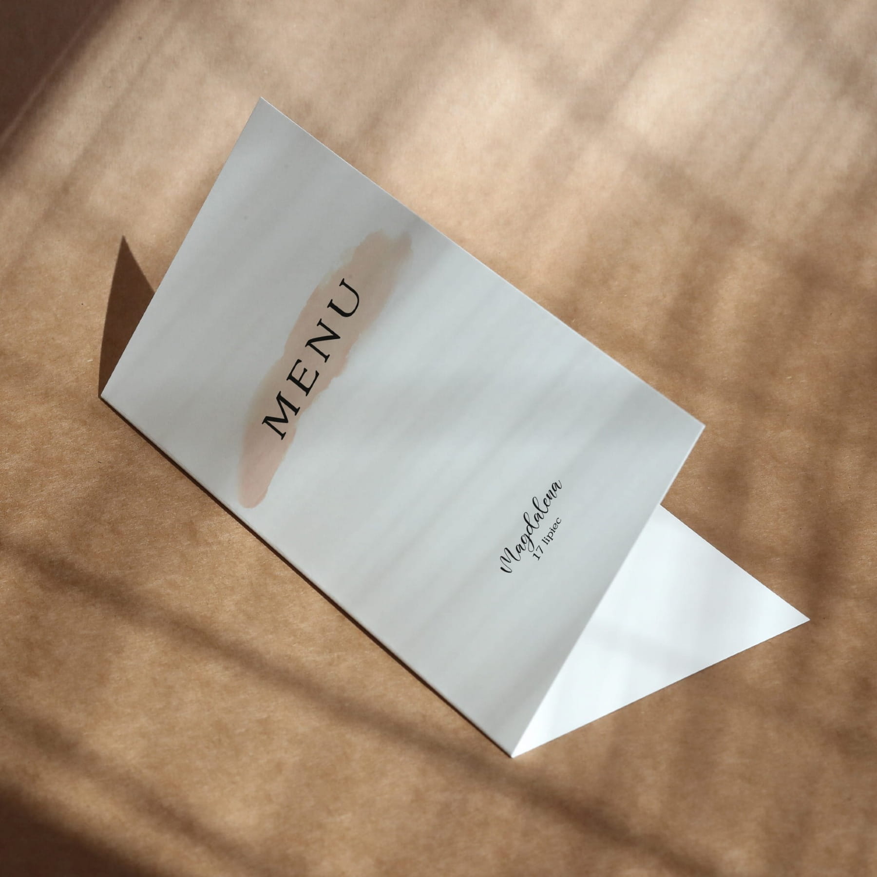 Karty menu na przyjęcie urodzinowe pastelowo różowe